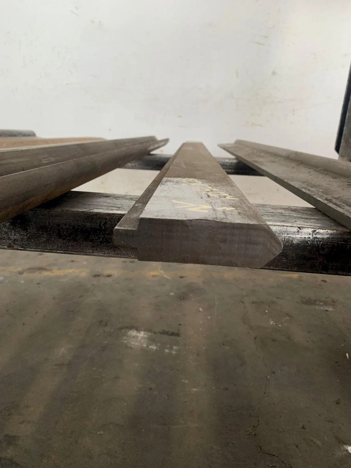 6'(72") PRESS BRAKE TOP 90 DEGREE MALE DIE. STOCK # 0875124
