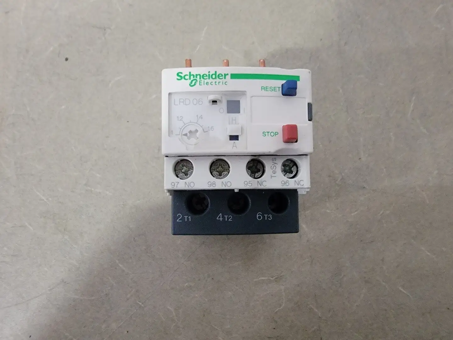 USED SCHNEIDER ELECTRIC LRD06
