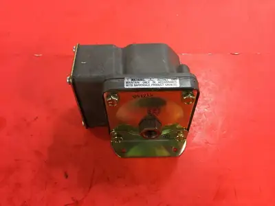 Barksdale DPD1T-H18SS Pressure Switch .4-18 PSI 6C