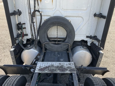 USED 2016 FREIGHTLINER CASDCADIA