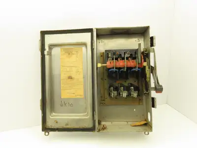 Square D H323-NDS Safety Disconnect Switch 100 Amp 240V 3Pole Stainless 3R Fused
