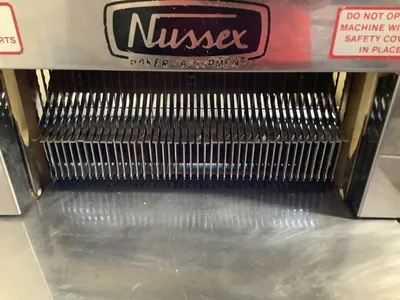 152-0581 Nussex BDN/250 Bread Slicer