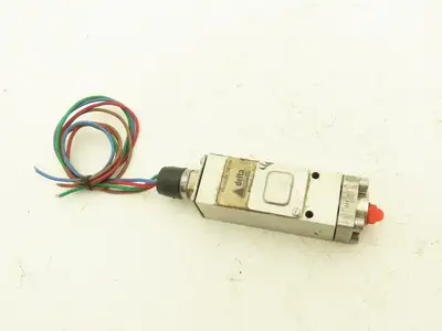 Delta Controls TGR2AAEMHSF Stainless Pressure Switch 40-250 Lbf/sq/in 110/250VAC