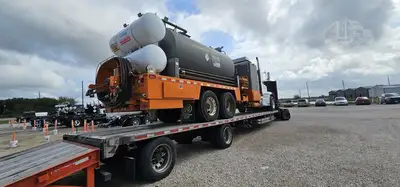 Used 2014 PETERBILT 367 Tanker trucks Texas US | Roll Off Truck World #1491937