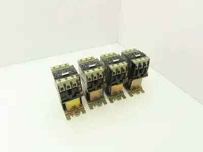 Telemecanique LP1 D5011 Motor Starter Contactor 40Hp 600V 70A 24V Coil Lot of 4