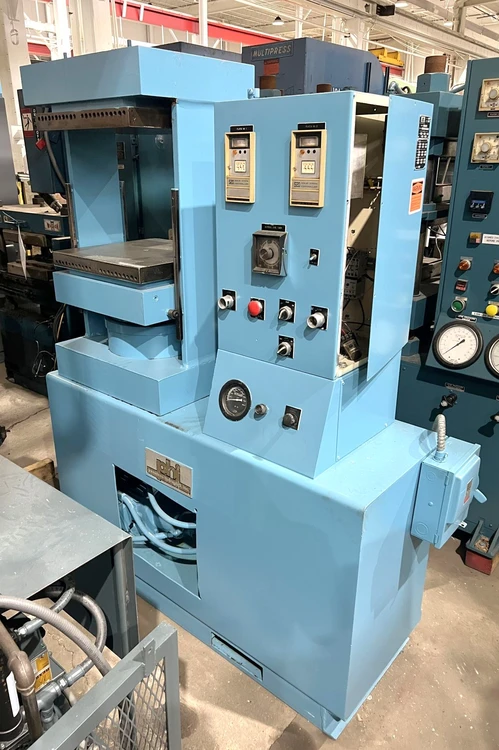 Used 1984 PHI PHI 100U1818S-2HH0-D-YS1-G PRESS Molding Presses | Alma Machinery #899358