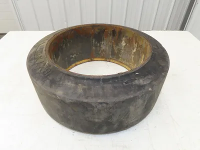 Super Solid 18x7x12-1/8 Forklift Tire Smooth Solid Press-on Black