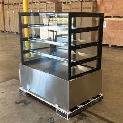 171-0328 47" Glass Donut Pastry Lighted Dry Bakery Case