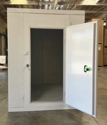171-0077 6’ x 8’ Walk In Freezer Box with Floor