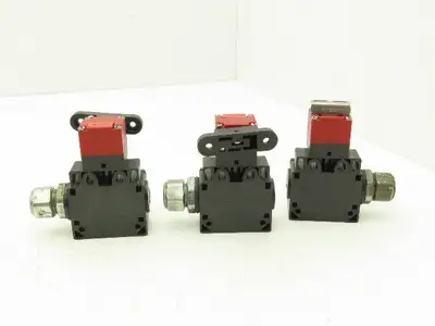 Omron D4NS-6DF Safety-Door Switch IP67 Lot of 3