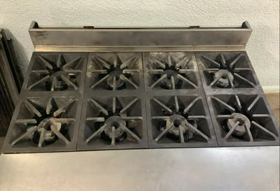 152-0078 Southbend 8-Burner P48D-BBBB Stove and Oven