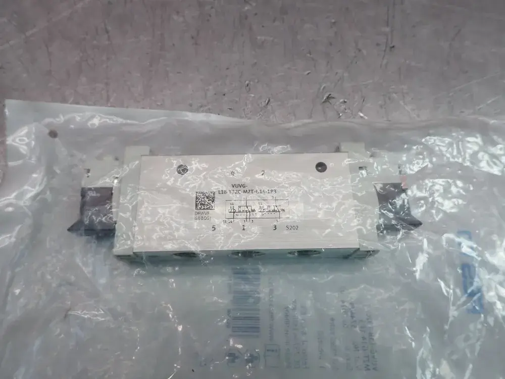 NEW FESTO L18T32CMZTG141P3