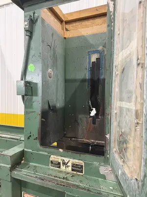30" X 42" BALEMASTER MODEL #360A CLOSED DOOR HORIZONTAL HYDRAULIC BALER: YOBRO #25089