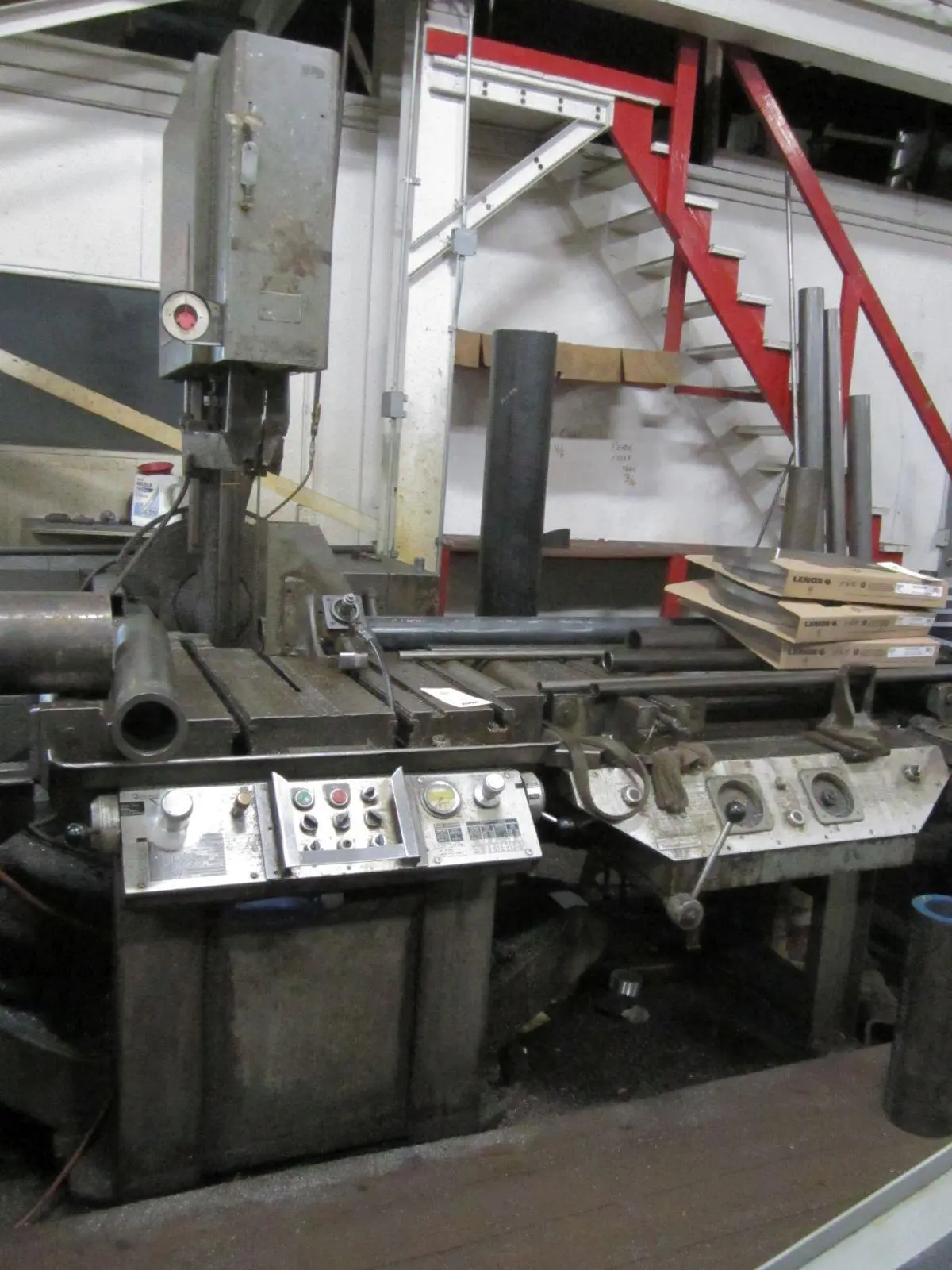 18" x 20" MARVEL SERIES 81A AUTOMATIC VERTICAL BANDSAW: YOBRO #24701