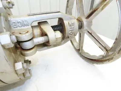 Newco 21F-CB2 4" Flanged Globe Valve 285psi Class 150 WCB 77 Rising Stem