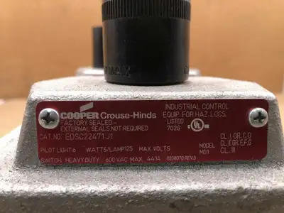 Cooper Crouse-Hinds EDSC22471J1 Explosion Proof Led Push Button Enclosure 600VAC