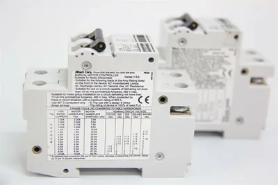 Altech Corp 2CU10 2DU6 2CU8 1GU6 1DU2 1DU3 1ZU05 Circuit Breaker Lot of 12 (8459