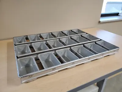 6-Strap Bread Loaf Pan