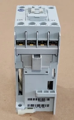 NEW Allen-Bradley 100-C09DJ01