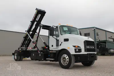 New | in-Stock 2027 MACK MD7 Rolloff Trucks Texas US | Roll Off Truck World #1491912
