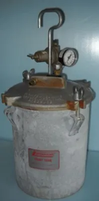 QTY. 1. SPEEDAIRE PAINT TANK MODEL 2Z367B 3 GAL CA...