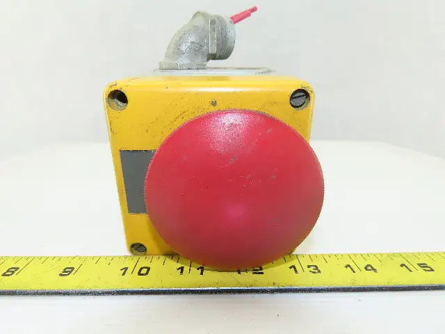 Siemens 3SA14 18-4 E-Stop Twist Release W/Enclosure 380V 10A