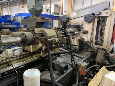 USED 2000 MILACRON,  CINCINNATI MILACRON MT225-15
