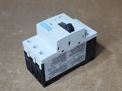 NEW SIEMENS 3RV1011-1HA10