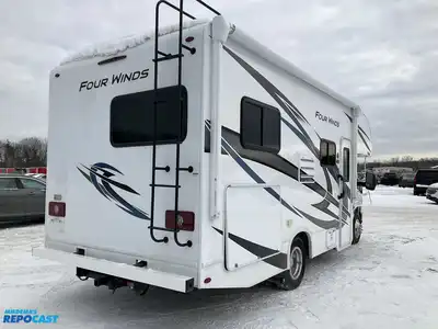 USED 2022 FORD /THOR MOTOR COACH E-350 SUPER DUTY FOUR WINDS 22E