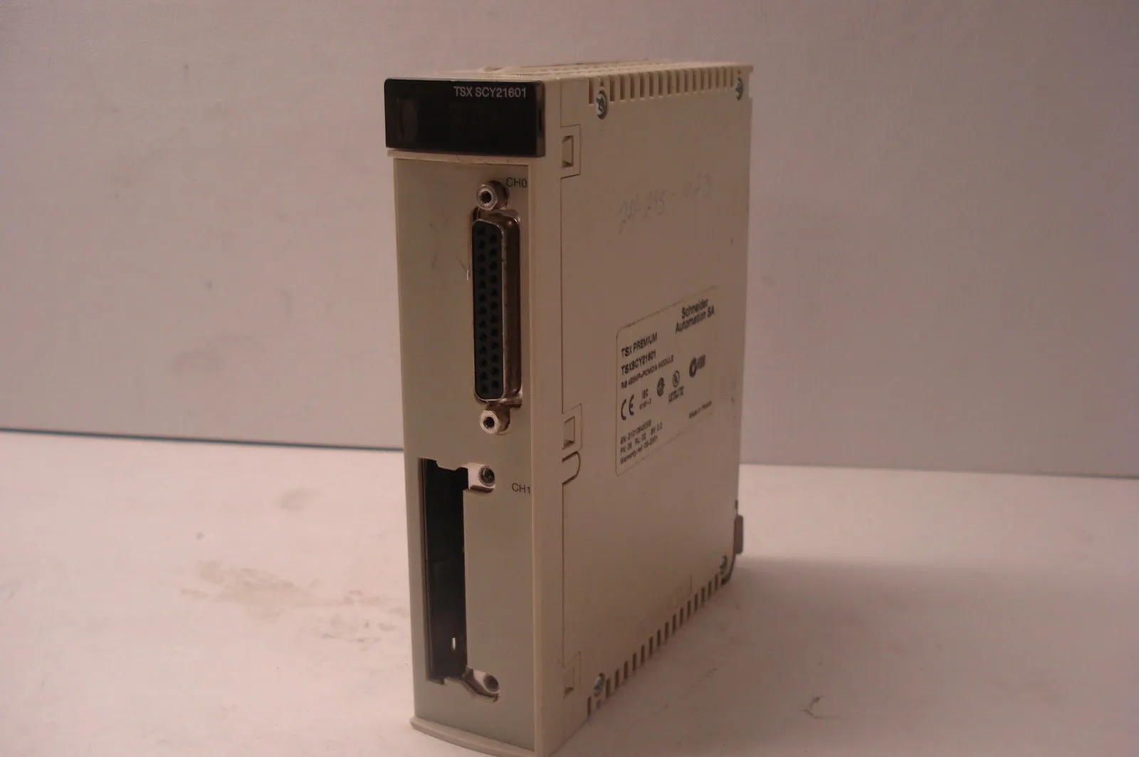USED SCHNEIDER TELEMECANIQUE MODICON TSXSCY21601 MODULE