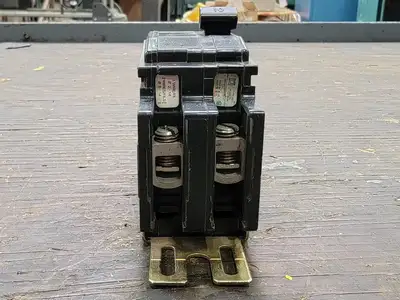 USED SQUARE D QOU2010