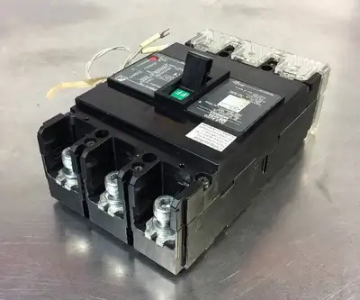 FUJI ELECTRIC SA203RAUL-125 AUTO BREAKER, 3 POLE, 125A 4E-4