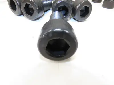 23663 Bolt Screw 1"-8 Full Thread 2-1/2" L Socket Head Cap Lot of 50