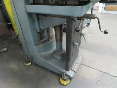 Used 1990 ACIERA 22 VA Drilling & Tapping Machines Oregon US | [EZ] EZ Systems #1281243