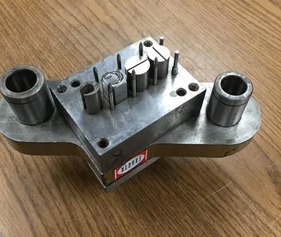1986-390 Stamping Tool & Die Set to Make Horse Shoe Findings