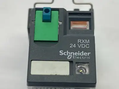 Used Schneider Electric RXM4AB2BD,RXZE2M114M,RXM040W Relays & Switches Michigan US | Maverick Industrial Sales #1401998