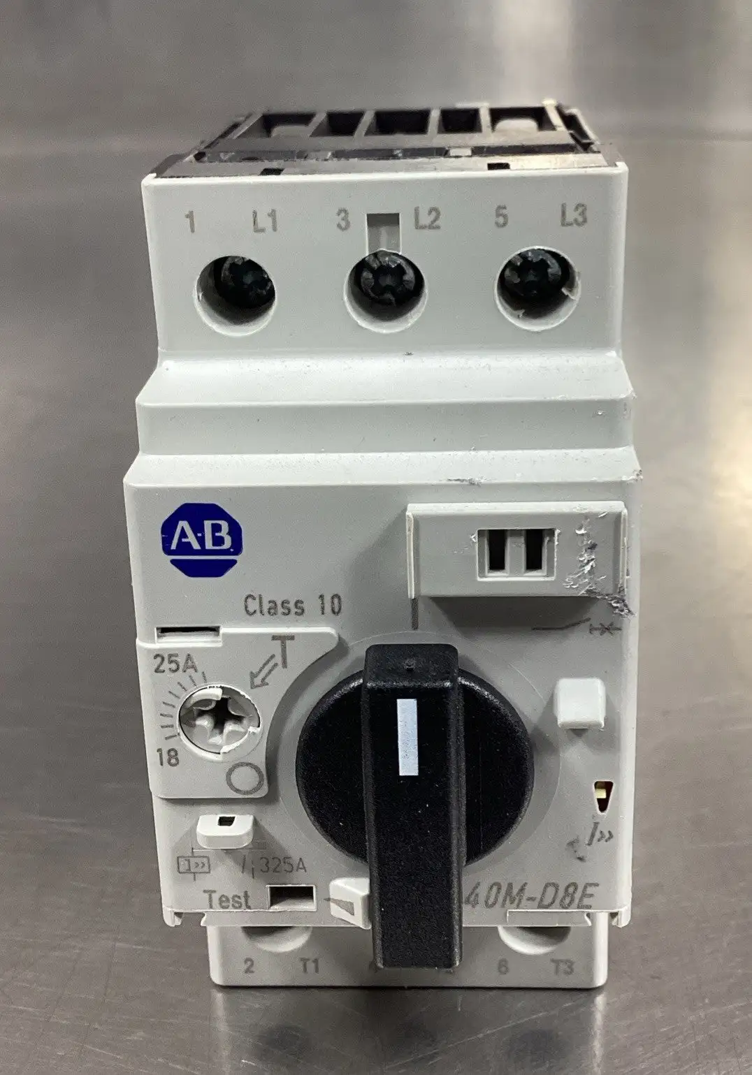 USED Allen-Bradley 140M-D8E-C25