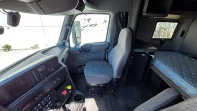 2019 INTERNATIONAL LT625 Sleeper Truck Tractor | Platinum Group (24)