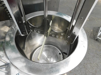 USED VETRACO MIXING TANK 15 GALLON