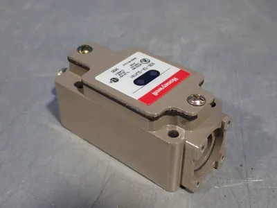 New | in-Stock HONEYWELL SDSC2GLHT81 Relays & Switches Ohio US | HGR 24 #802873