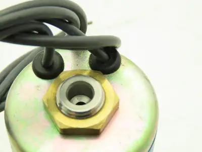 Honeywell Skinner V5H57420 Solenoid Valve 3-Way (NC) 220VAC 100 PSI 1/4" NPT V5