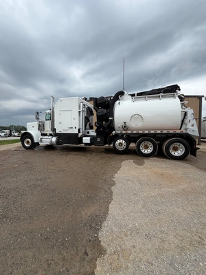 2019 TORNADO F4 Hydro Excavator | VacSource (5)