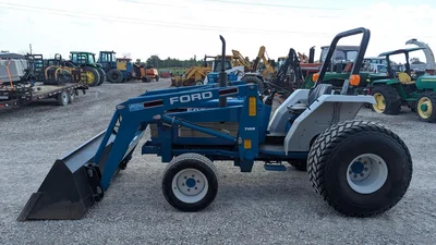 USED 1990 FORD 2120