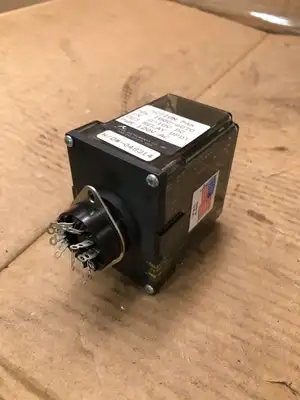 Action PAK 1000-6070 Signal Converter Relay 0-10VDC 120VAC -NIB