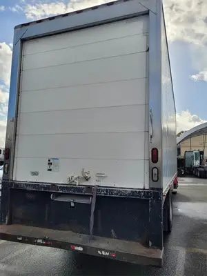 USED 2007 PETERBILT 335