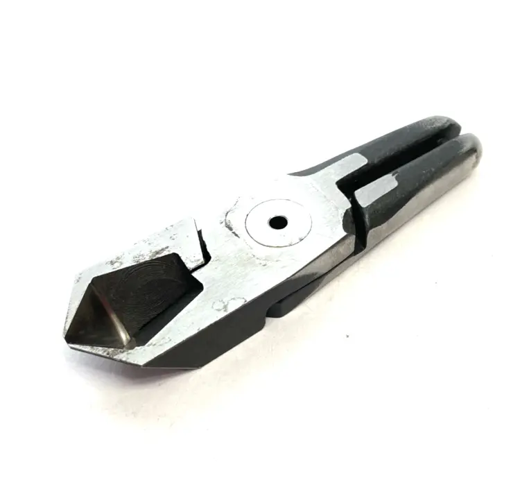 Used VESSEL ANGLED NIPPING BLADES FOR HAND HELD AIR NIPPER Blades Michigan US | Maverick Industrial Sales #1089938