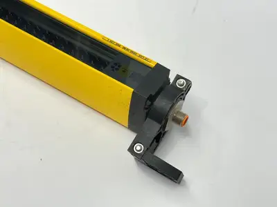 C40E-0403AG300, 1027956 | Sick C40E-0403AG300 Safety Light Curtain Receiver 24VDC 1027956 - Used