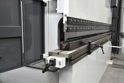 USED LVD PPBL-H 300 TON X 4100 MM CNC