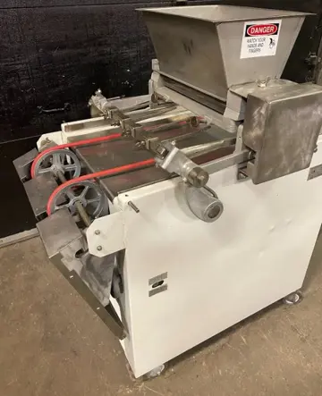 8-0203 Triumph Handy 17 Cookie Depositor