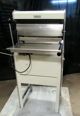 8-0071 Oliver 777 Slicer, Rebuilt